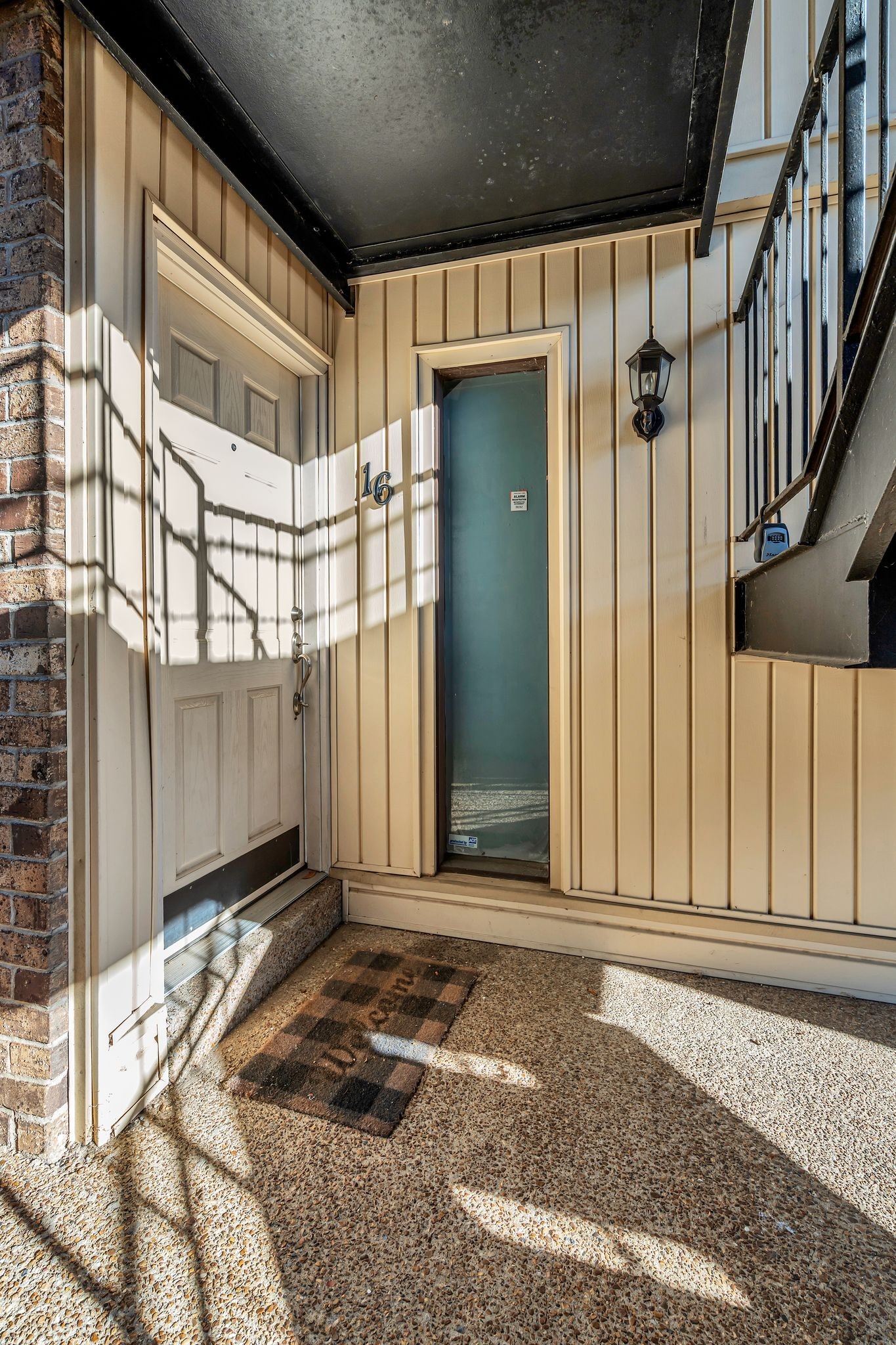 2116 Hobbs Road, Unit M16 Nashville, TN 37215 - Photo 23 of 24 a view of a door of a house