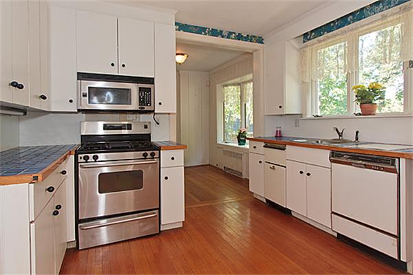 8 Hillcrest Road Belmont, MA 02478 - Photo 11 of 28 Gallery Image 11