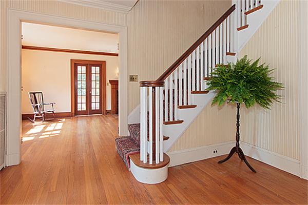 8 Hillcrest Road Belmont, MA 02478 - Photo 7 of 28 Gallery Image 7