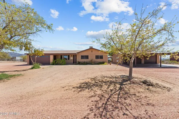$1,100,000 | 29565 State Highway 89, Congress, AZ 85332