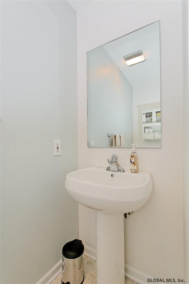 110 Harvard Road Colonie, NY 12189 - Photo 13 of 15 Photo 13