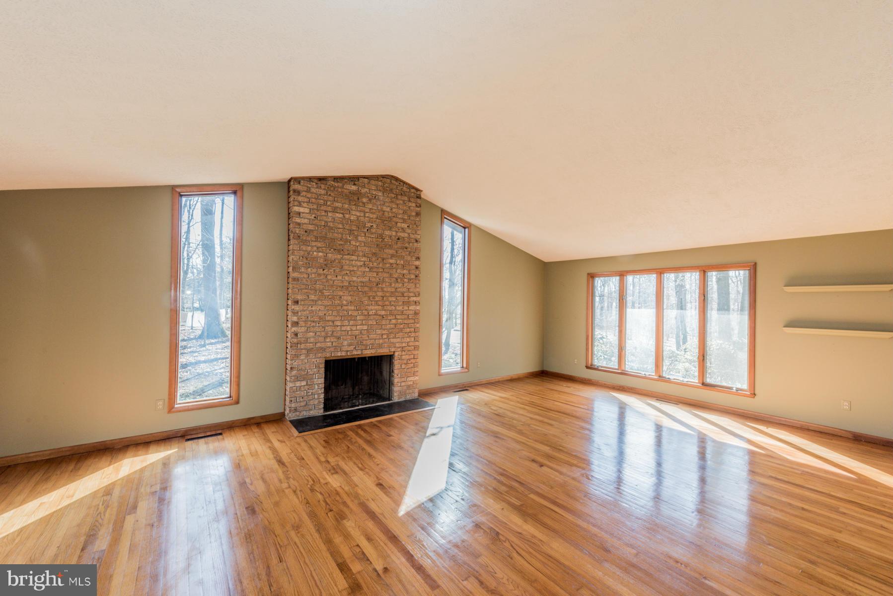 669 Gaither Road Sykesville, MD 21784 - Photo 12 of 30 Living Room