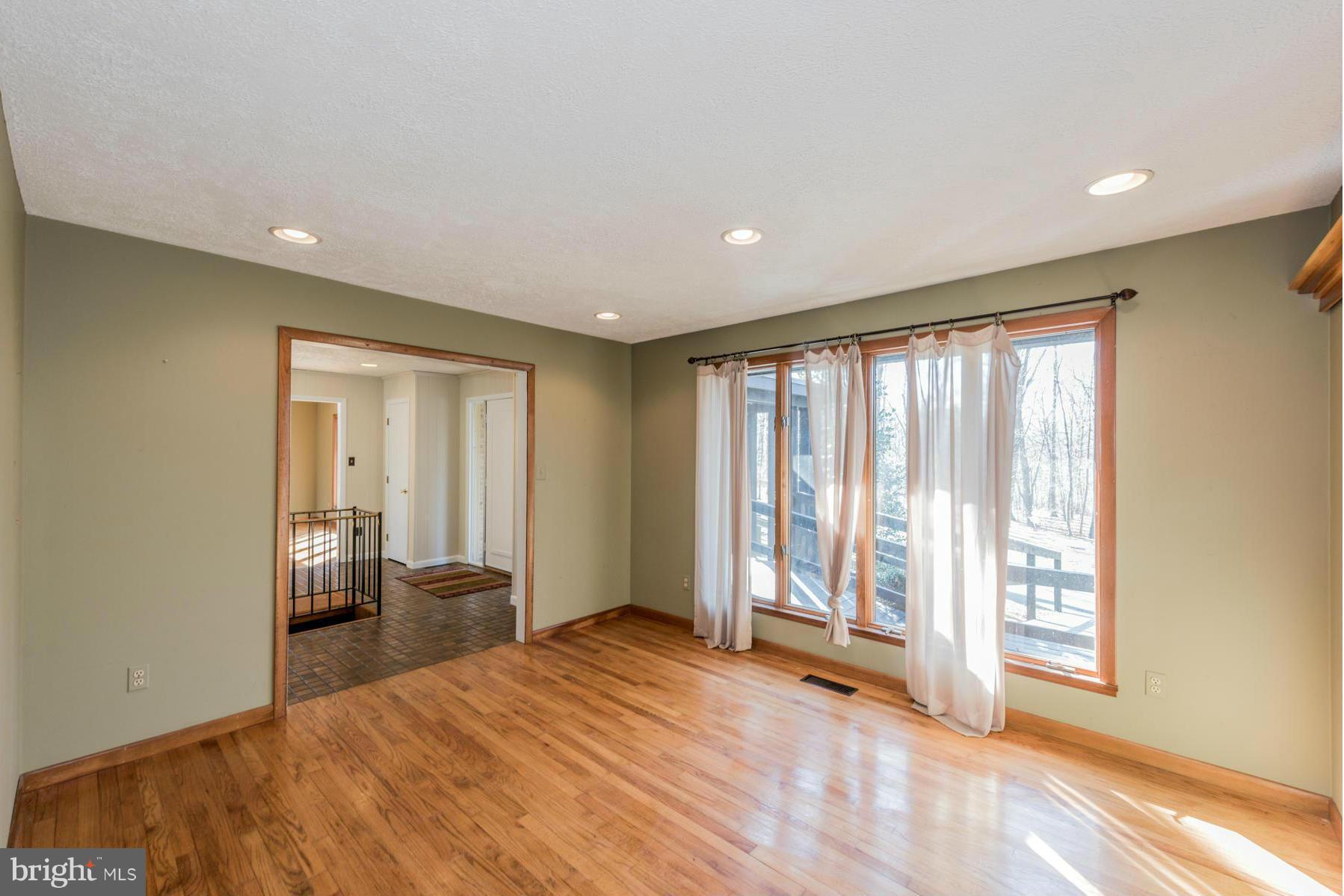 669 Gaither Road Sykesville, MD 21784 - Photo 7 of 30 Dining Room