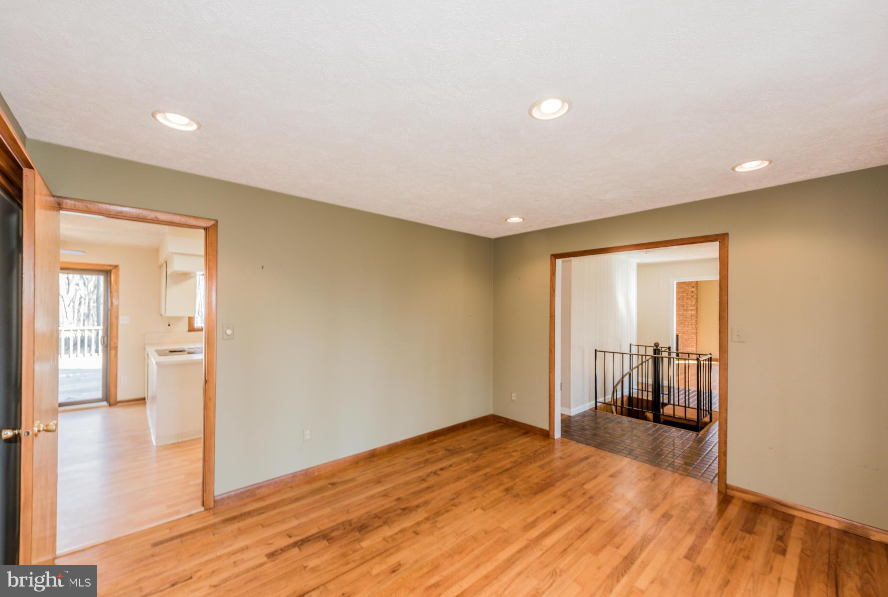 669 Gaither Road Sykesville, MD 21784 - Photo 8 of 30 Dining Room