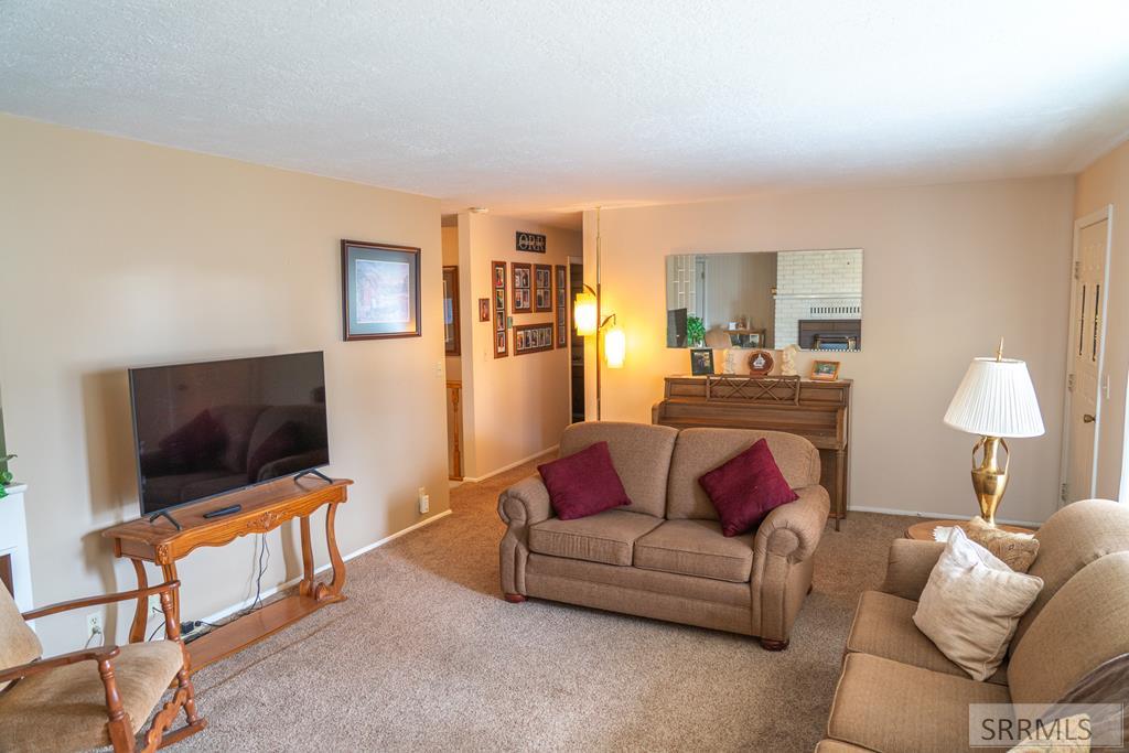 595 Bechler Street St. Anthony, ID 83445 - Photo 3 of 34 Living Rm - view 2