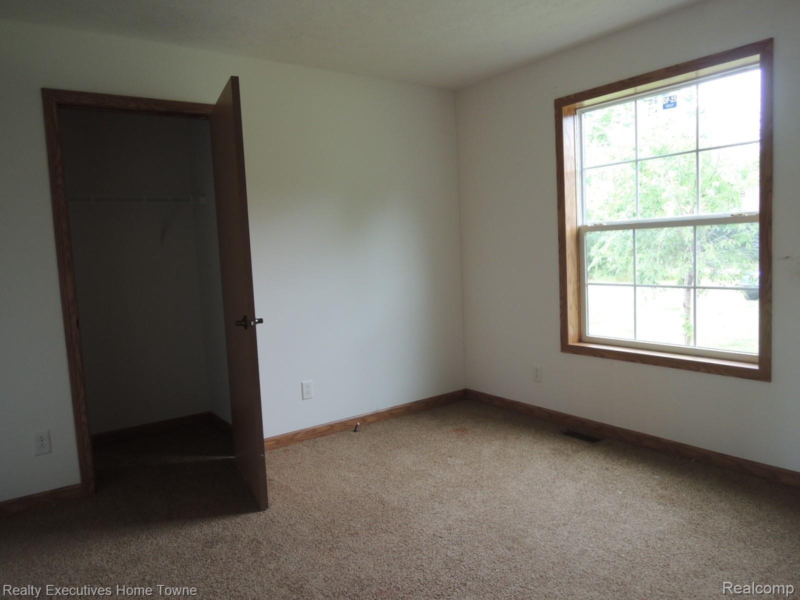 3649 Ruddock Road Avoca, MI 48006 - Photo 24 of 27 DSCN0043.JPG