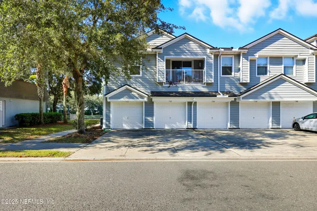 $189,000 | 8216 White Falls Boulevard, Unit 111, Jacksonville, FL 32256