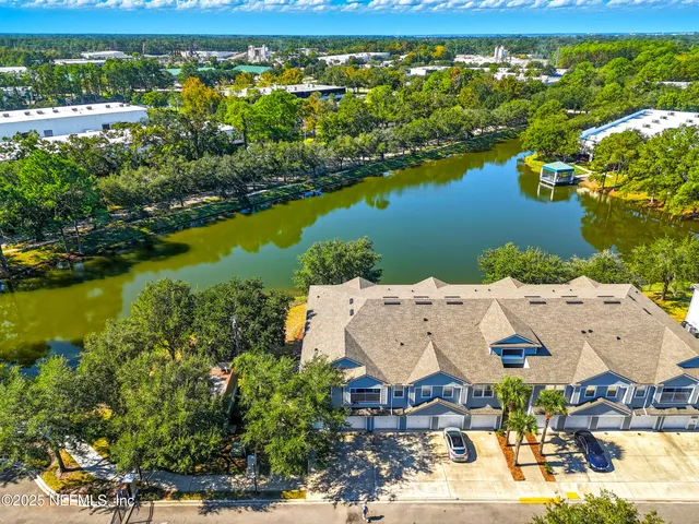 $189,000 | 8216 White Falls Boulevard, Unit 111, Jacksonville, FL 32256