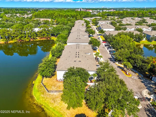 $189,000 | 8216 White Falls Boulevard, Unit 111, Jacksonville, FL 32256