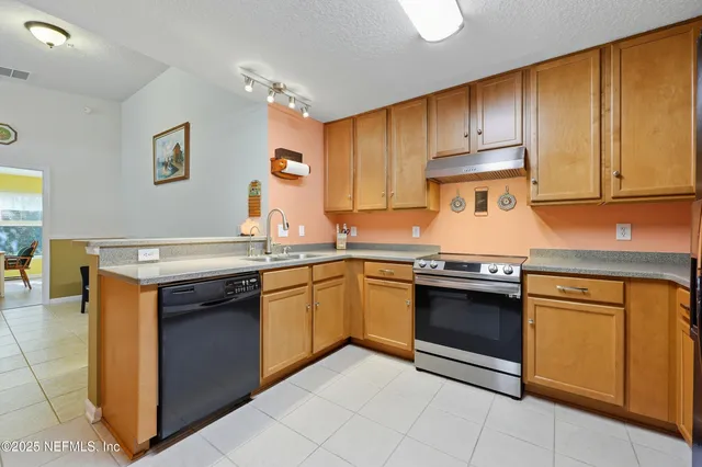 $189,000 | 8216 White Falls Boulevard, Unit 111, Jacksonville, FL 32256