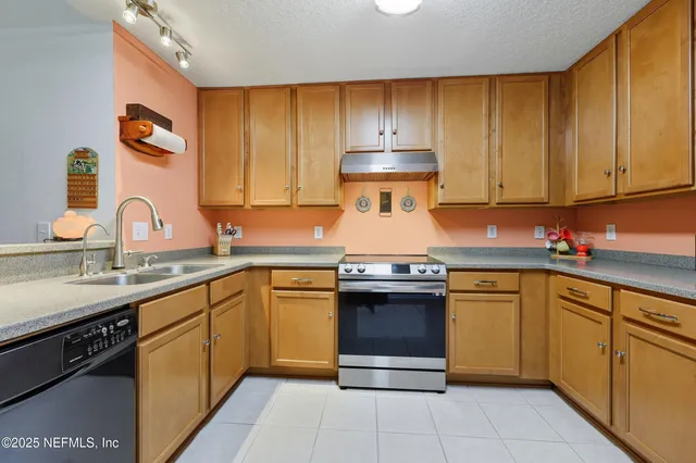 $189,000 | 8216 White Falls Boulevard, Unit 111, Jacksonville, FL 32256