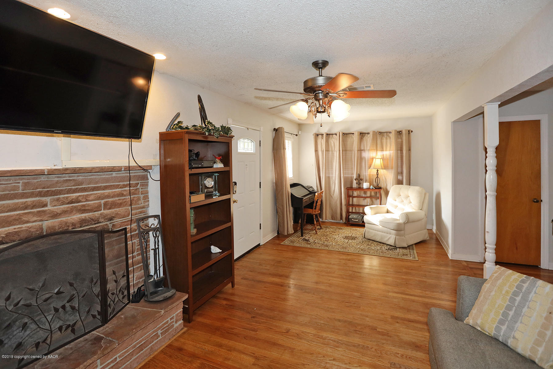 3814 South Monroe Street Amarillo, TX 79110 - Photo 3 of 22 a view of a livingroom with furniture