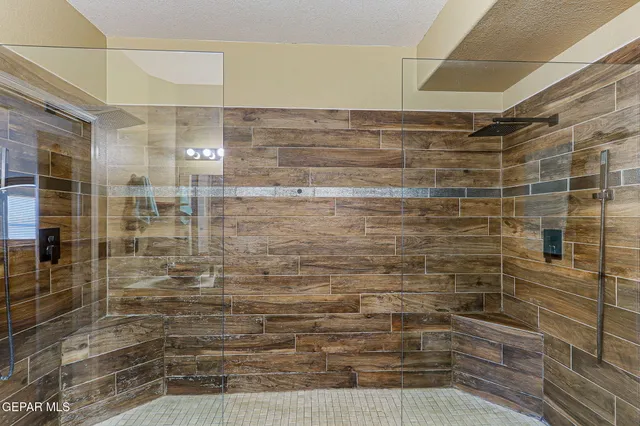 an empty room with a empty space and window