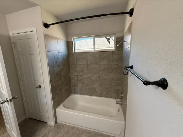 $1,650 | 206 Windridge Drive North, Lockhart, TX 78644