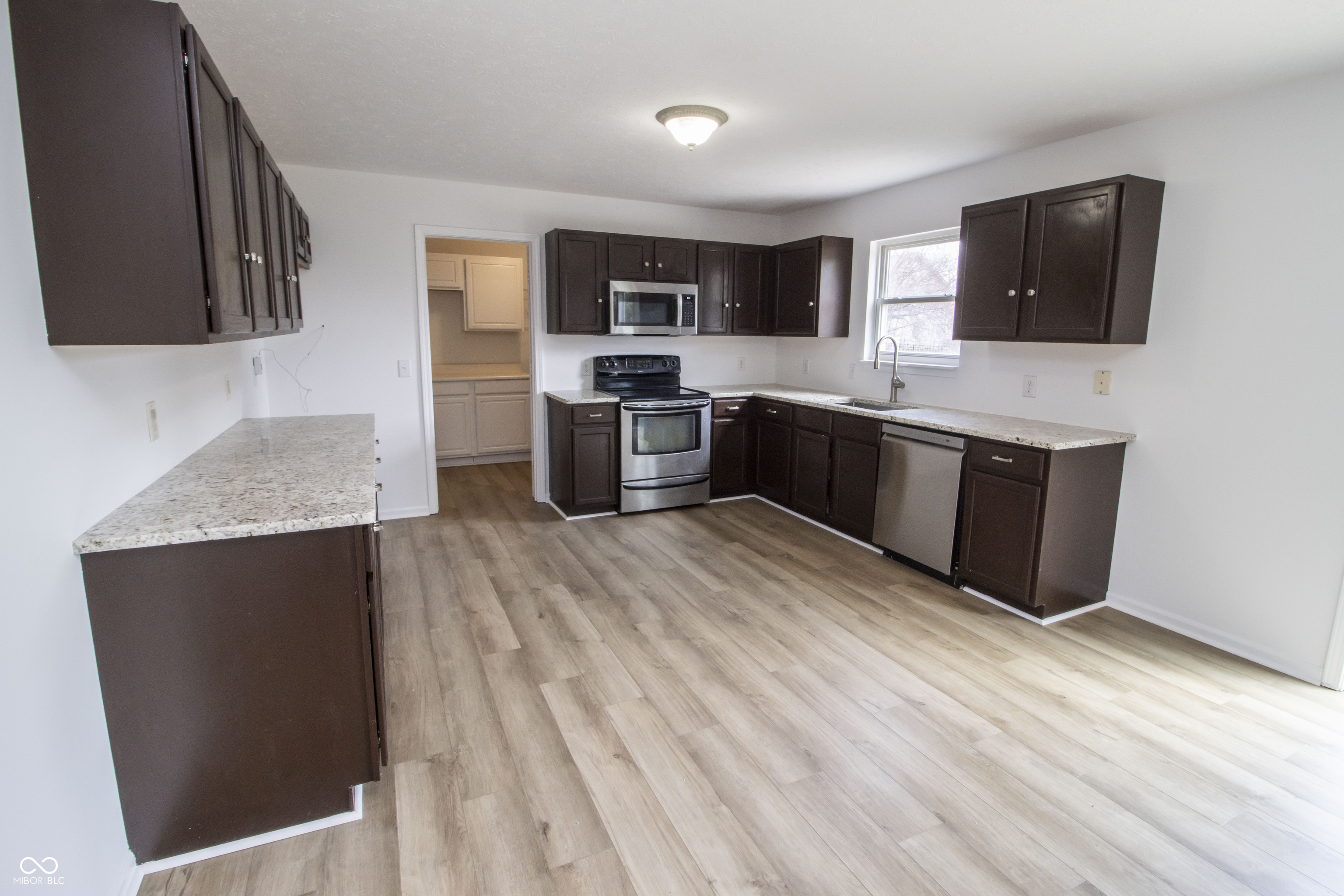 11683 Seville Road Fishers, IN 46037 - Photo 9 of 53 Gallery Image 9