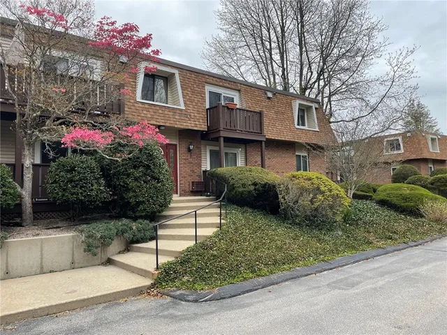 $180,000 | 25 School Street, Unit 2S, Westerly, RI 02891