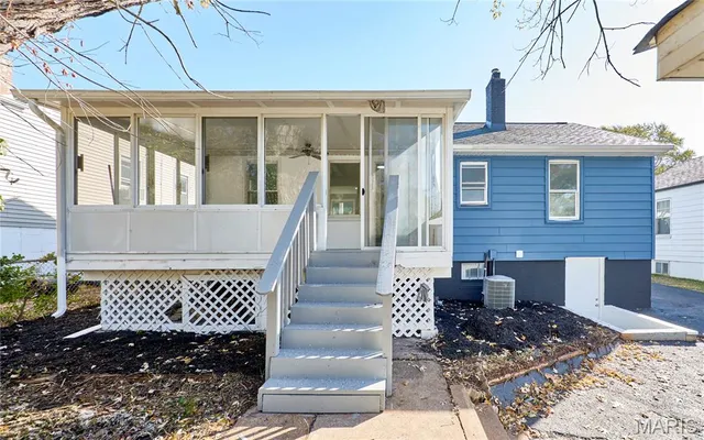 $159,900 | 3563 Boswell Avenue, St. John, MO 63114