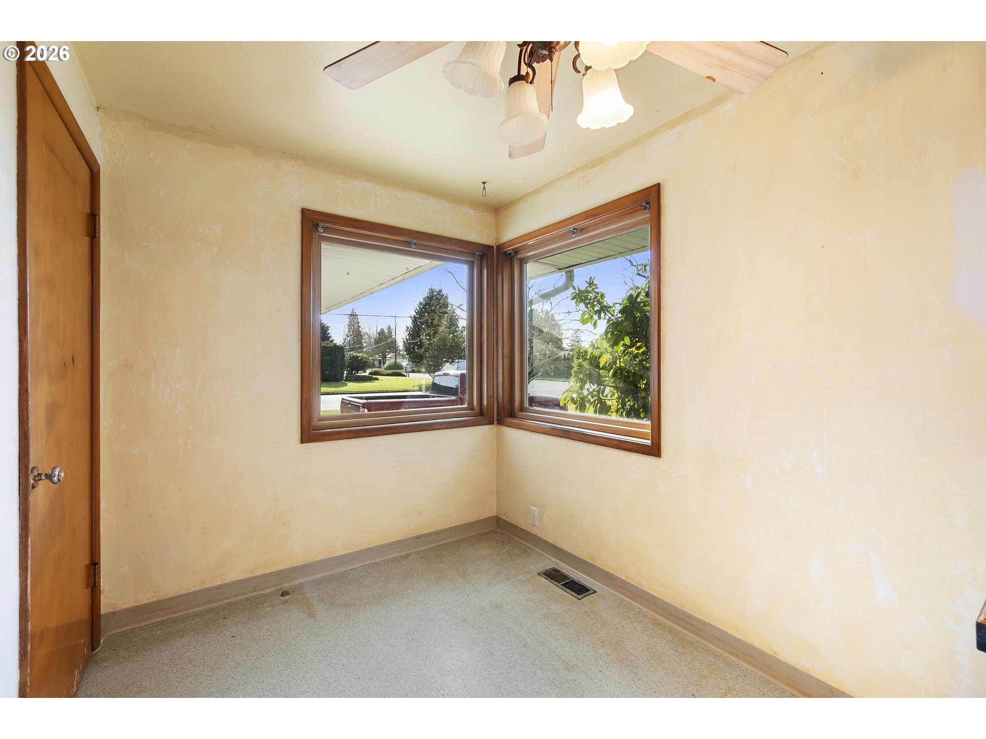 894 Meadowlawn Drive Southeast Salem, OR 97317 - Photo 20 of 48