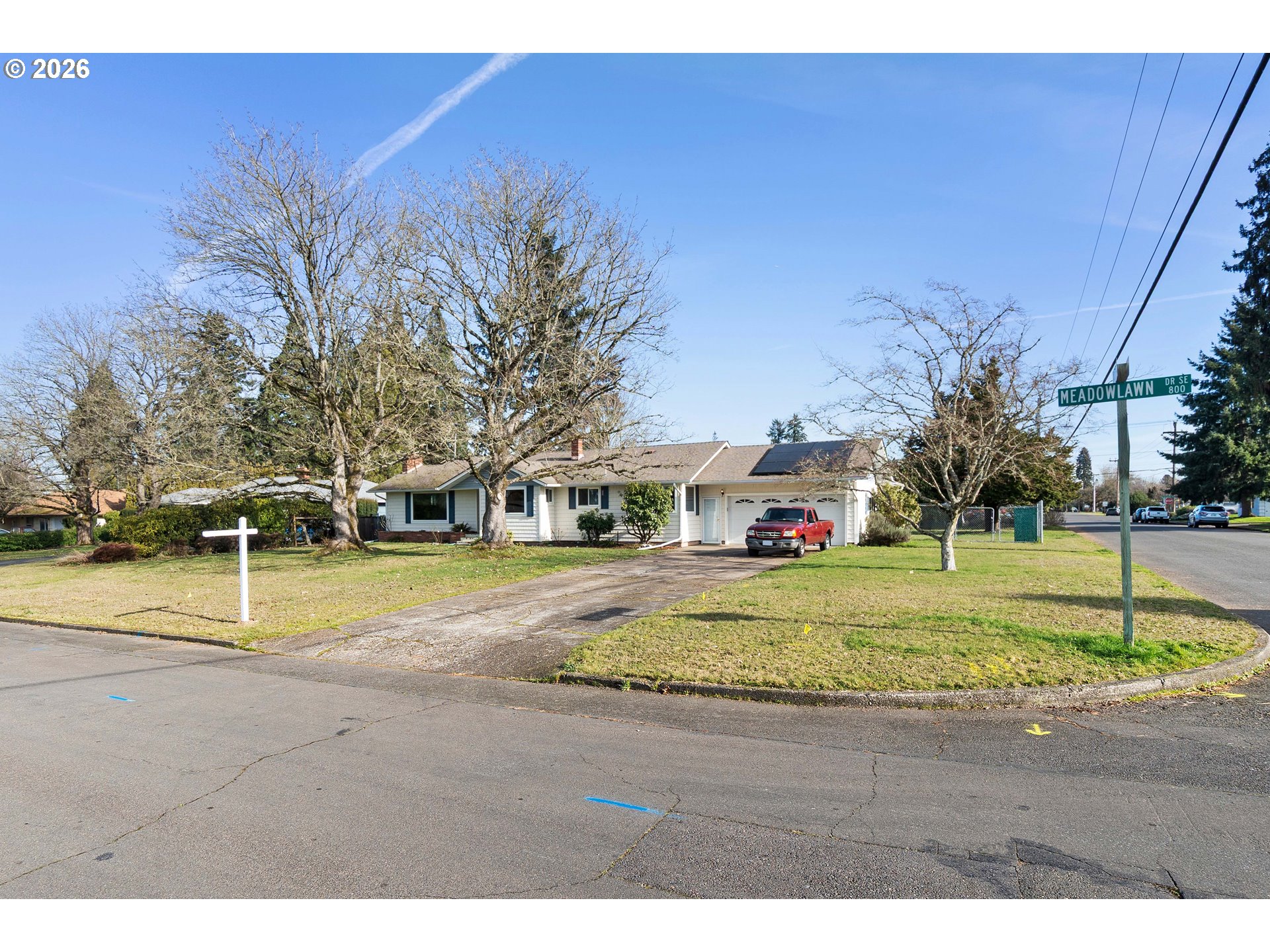 894 Meadowlawn Drive Southeast Salem, OR 97317 - Photo 2 of 48