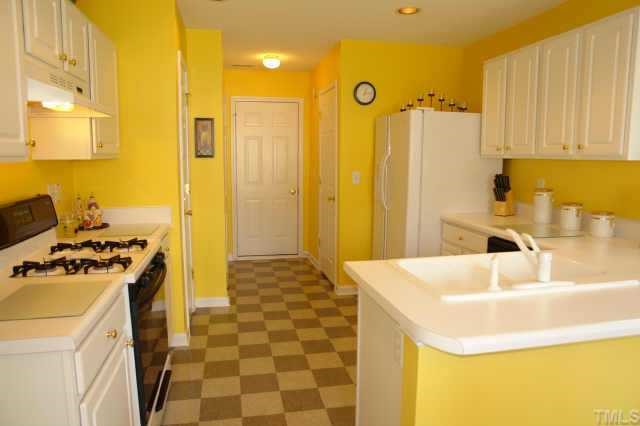 9125 Shallcross Way Raleigh, NC 27617 - Photo 5 of 12