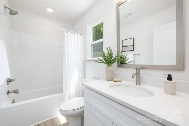 $335,000 | 307 East Glendale Avenue, Mount Holly, NC 28120