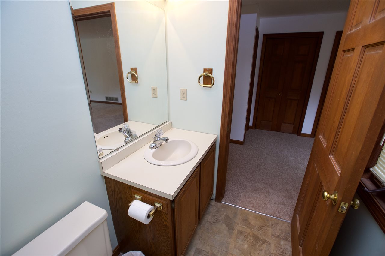 53 Lawrence Road Merrimack, NH 03054 - Photo 14 of 32