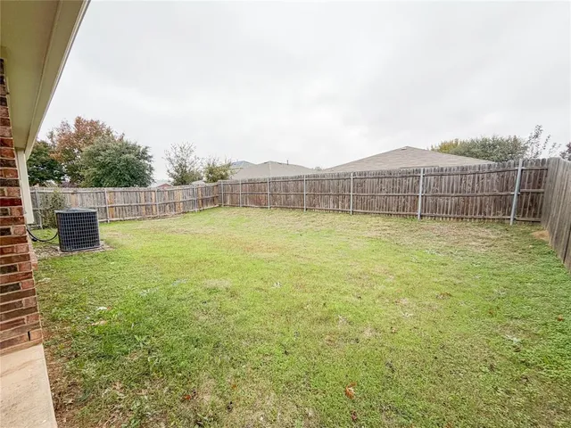 $1,950 | 1737 White Feather Lane, Fort Worth, TX 76131
