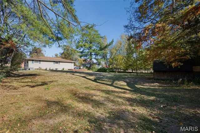 $220,000 | 704 Idaho Drive, Arnold, MO 63010