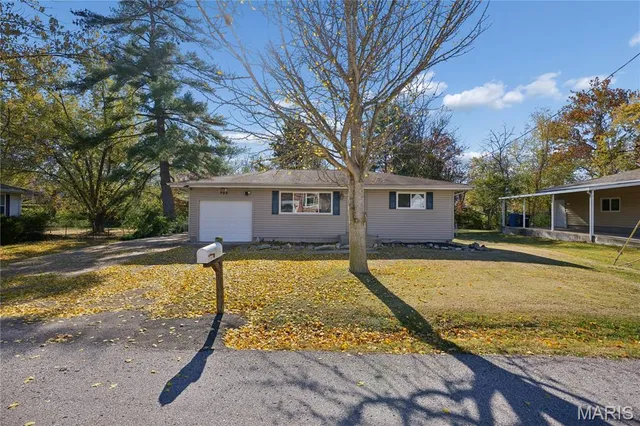 $220,000 | 704 Idaho Drive, Arnold, MO 63010