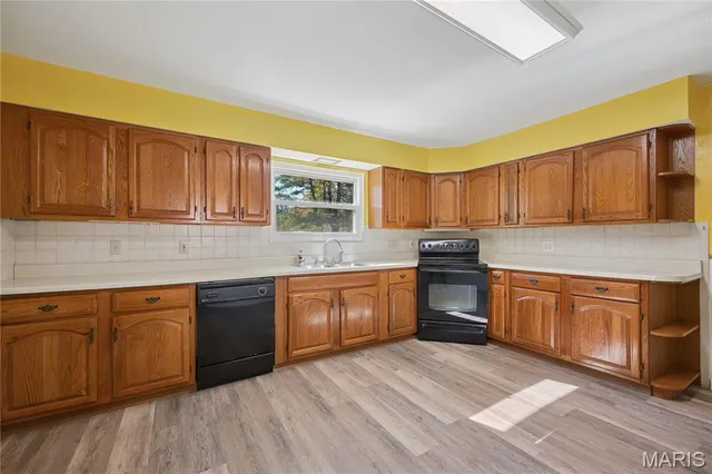 $220,000 | 704 Idaho Drive, Arnold, MO 63010