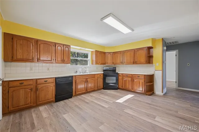 $220,000 | 704 Idaho Drive, Arnold, MO 63010