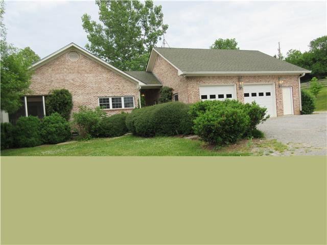 259 Hopkins Road Pulaski, TN 38478 - Photo 5 of 20 Large carriage house style garage
