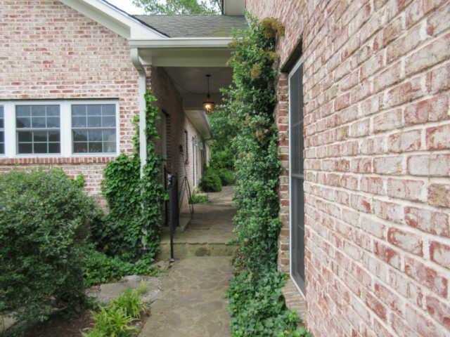 259 Hopkins Road Pulaski, TN 38478 - Photo 6 of 20 Georgeous breezeway entrance