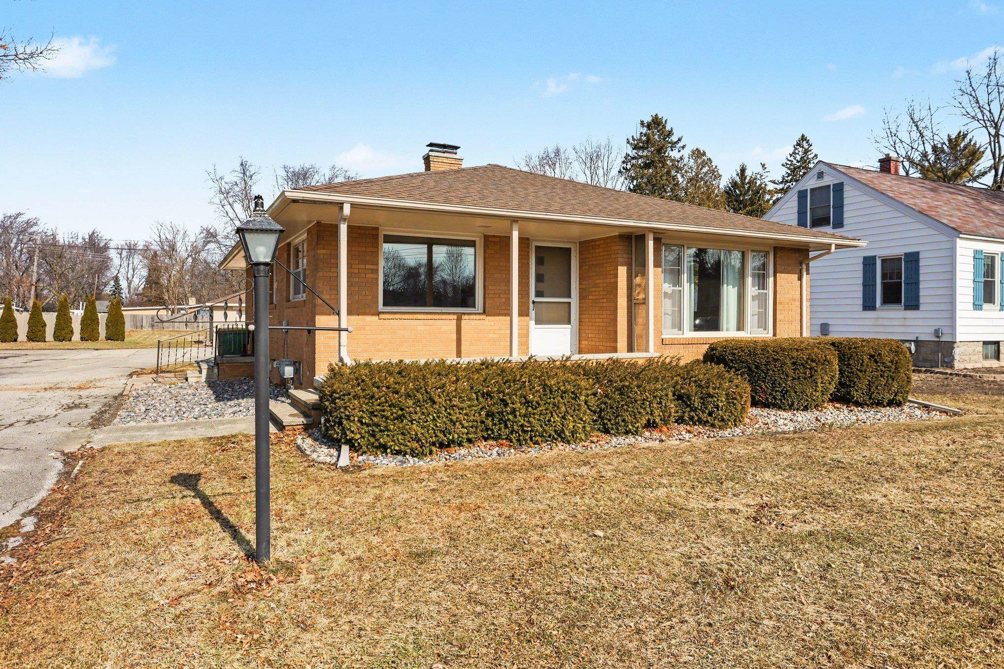 2709 Midland Road Bay City, MI 48706 - Photo 2 of 30 Gallery Image 2