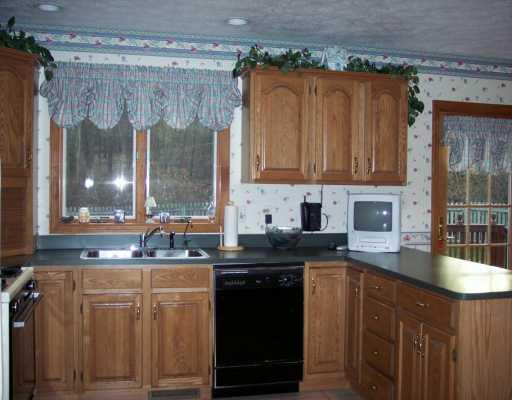 112 Valley Road Eighty Four, PA 15330 - Photo 5 of 8 Kitchen.