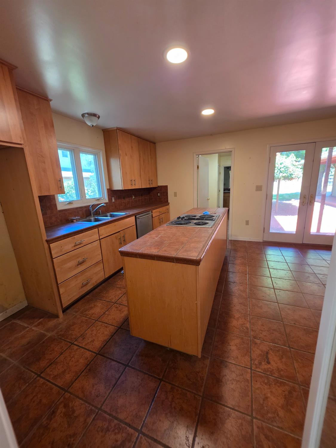 2303 Moreing Road Stockton, CA 95204 - Photo 12 of 25 Gallery Image 12