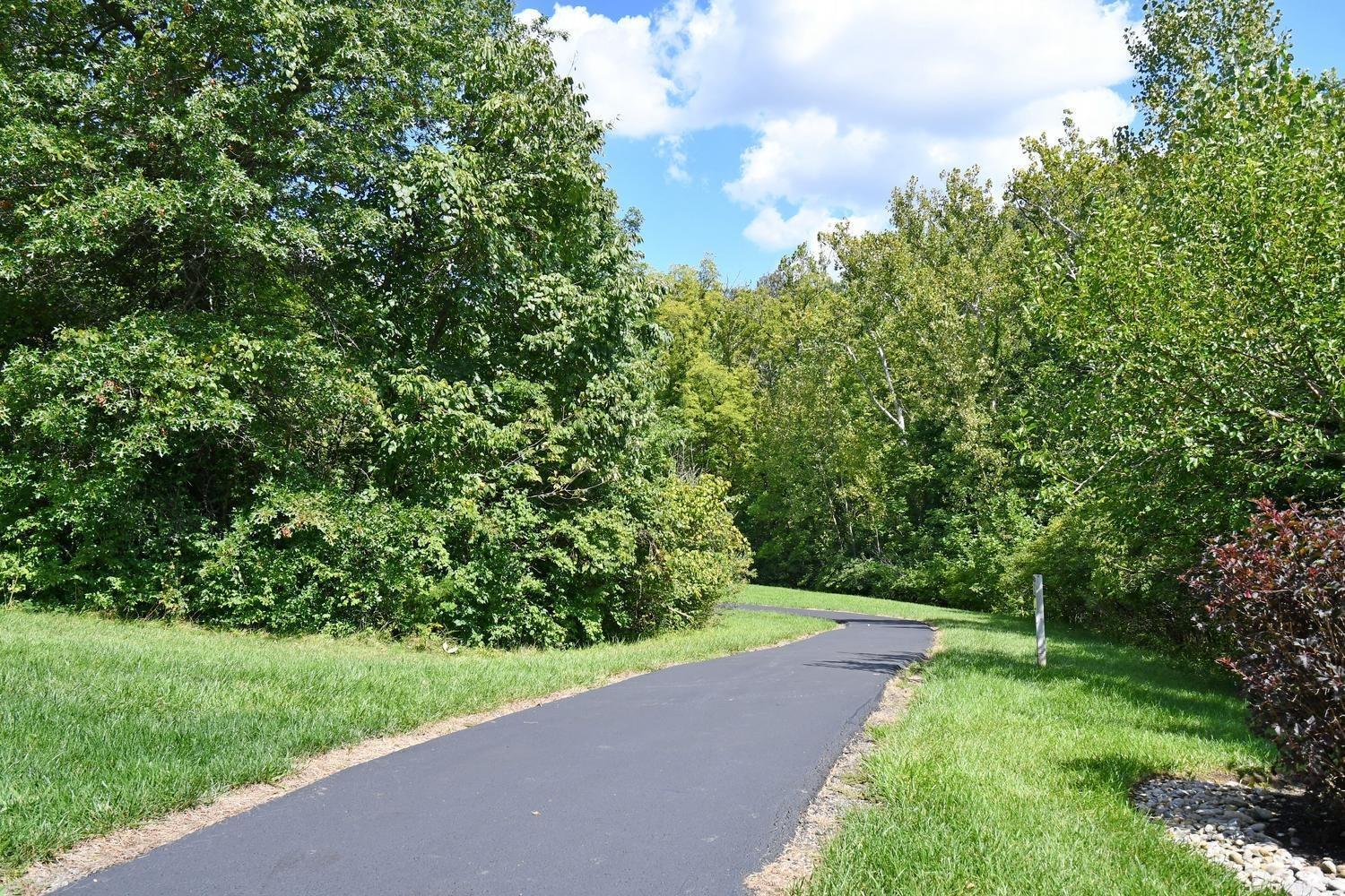 9927 Hunters Ridge Cincinnati, OH 45249 - Photo 36 of 37 Gallery Image 36