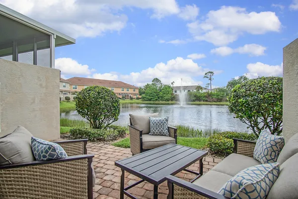 $425,000 | 638 Southwest Glen Crest Way, Stuart, FL 34997