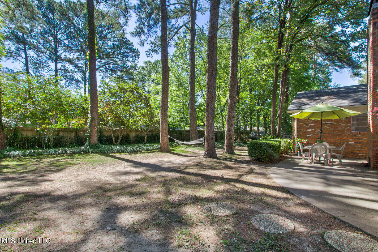 5346 Red Fox Road Jackson, MS 39211 - Photo 20 of 21 35974735_021_backyard_5_21