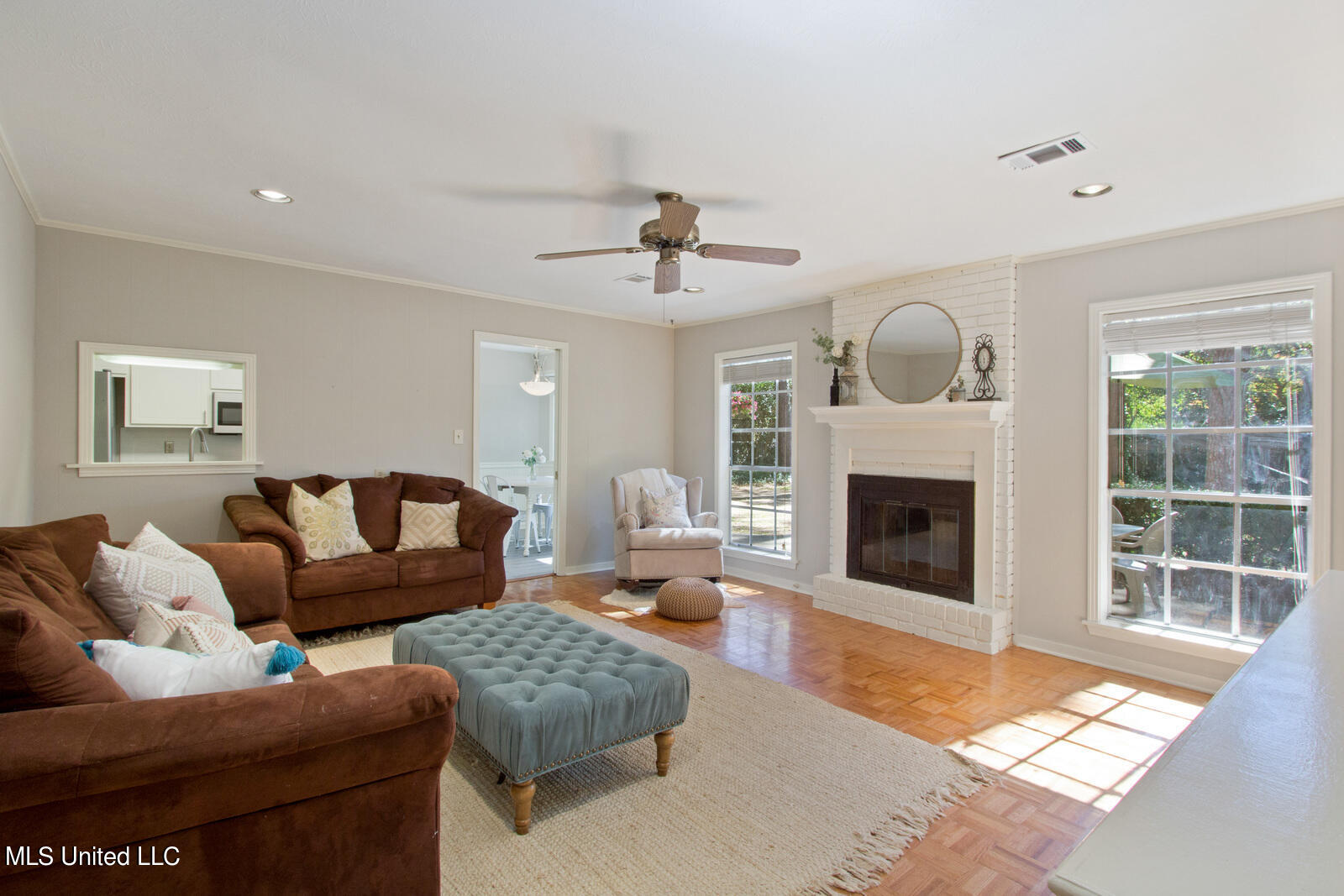 5346 Red Fox Road Jackson, MS 39211 - Photo 3 of 21 35974718_05_LR_5_21