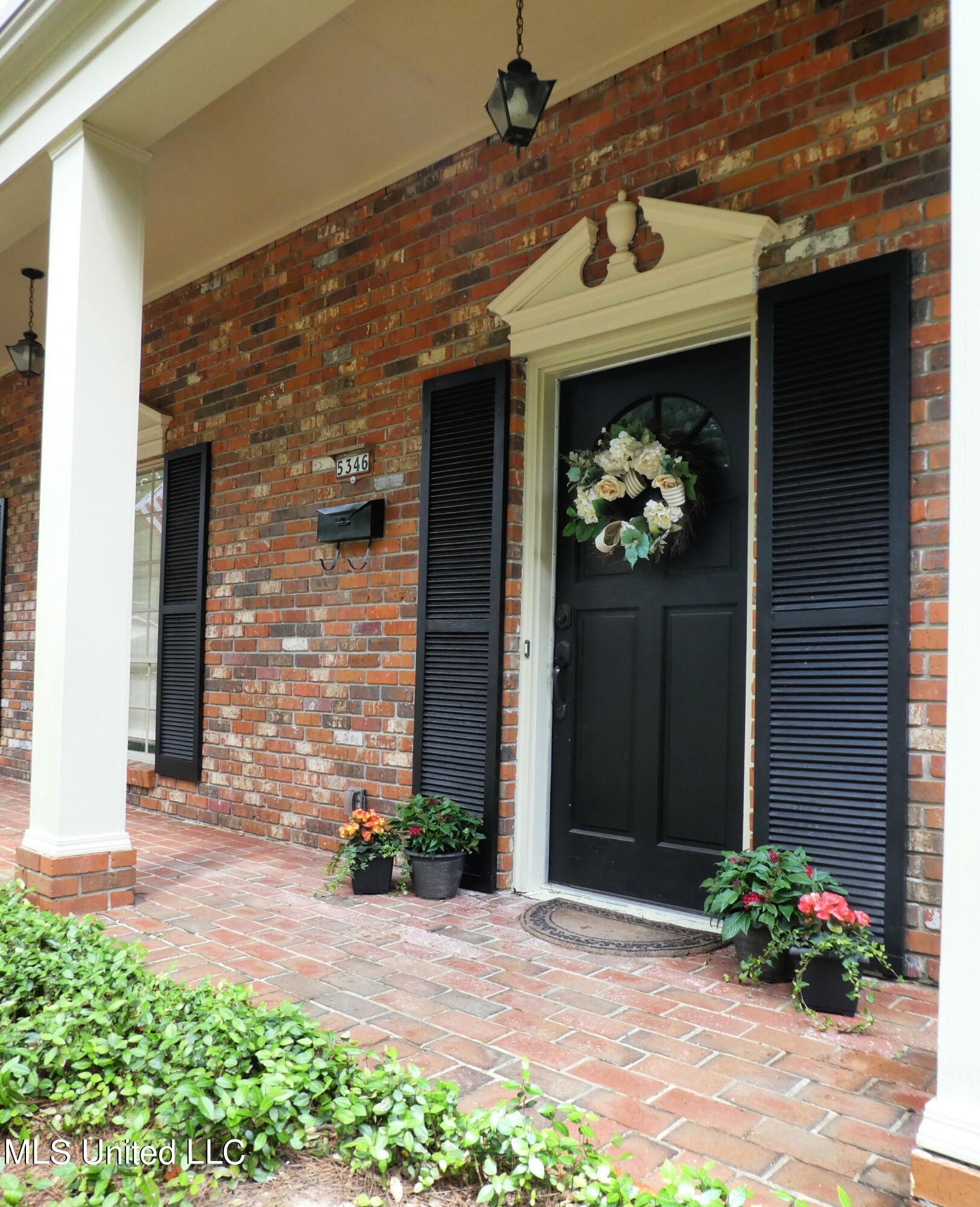 5346 Red Fox Road Jackson, MS 39211 - Photo 4 of 21 35974719_04_FrontDoor_5_21