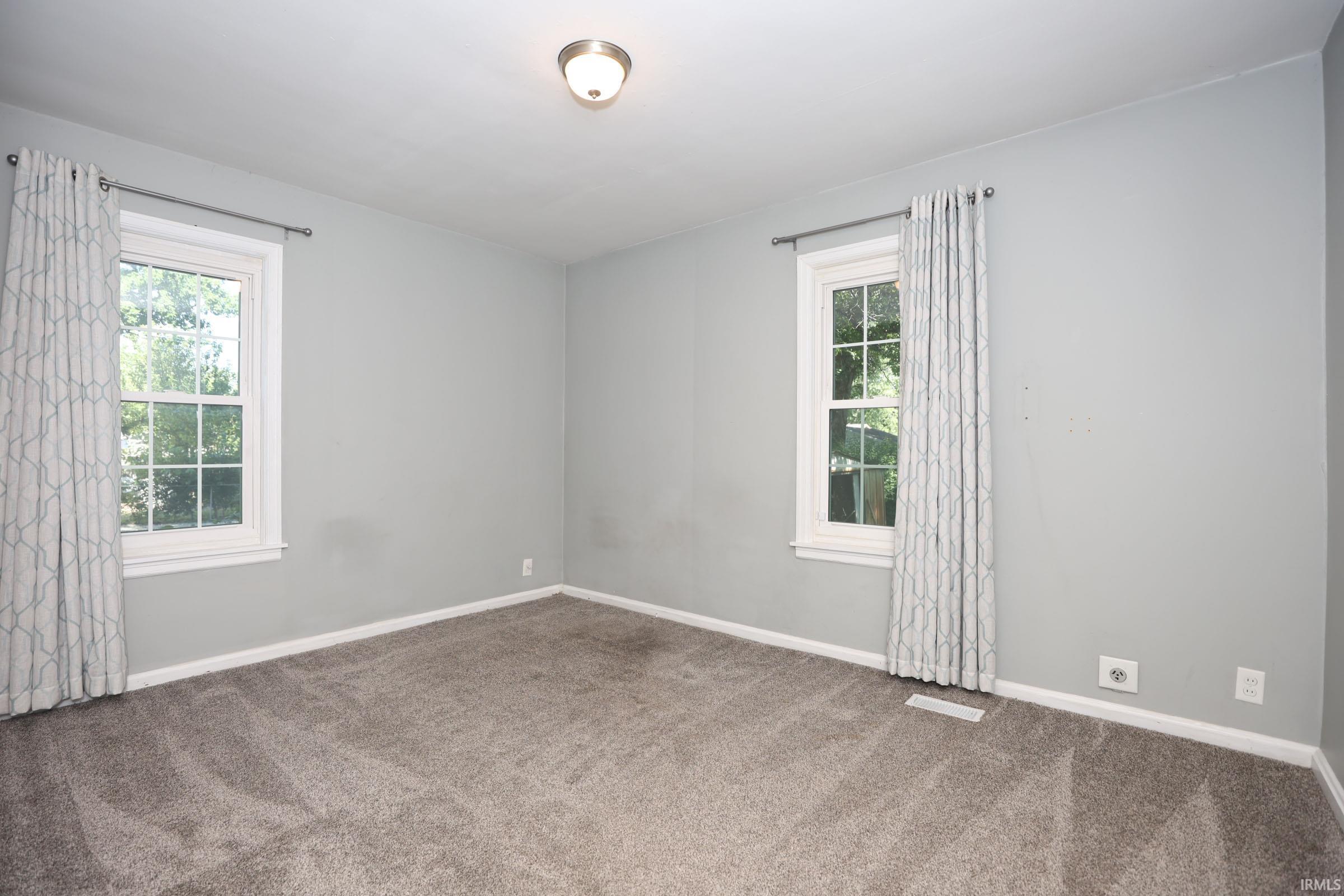 2016 East Riverside Drive Evansville, IN 47714 - Photo 9 of 17
