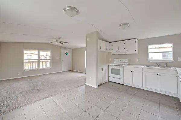 $1,050 | 9553 Private Road, Dayton, TX 77535