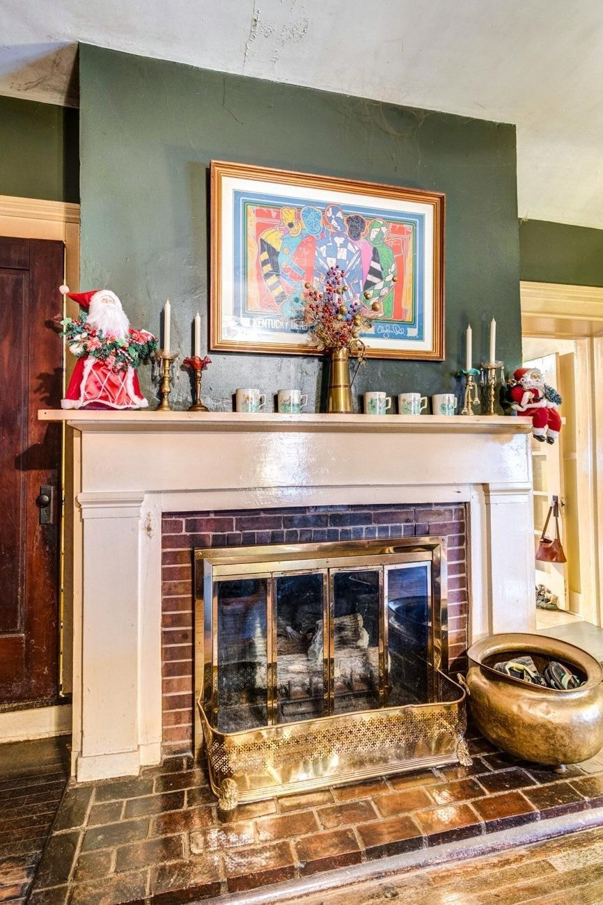5005 Ashgrove Road Nicholasville, KY 40356 - Photo 23 of 53 Gas insert Fireplace.