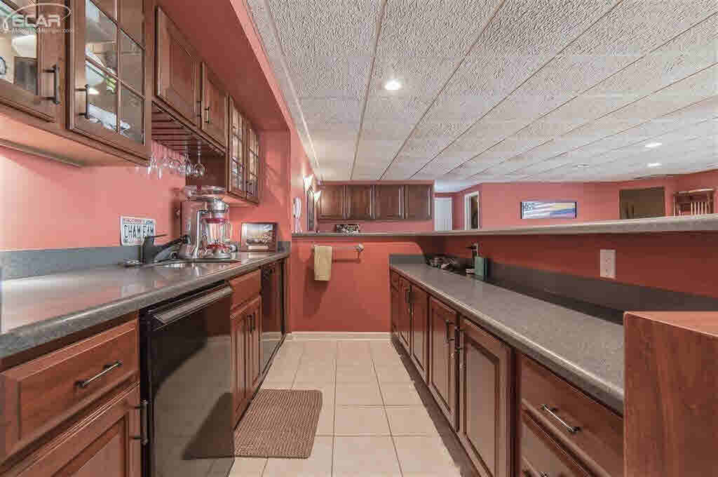 1130 Kings Carriage Road Grand Blanc, MI 48439 - Photo 63 of 92 21404224-62.JPG
