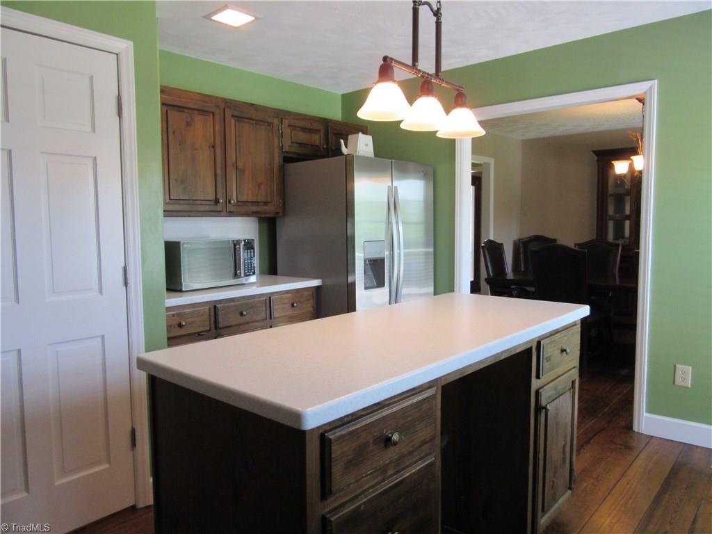 157 Old Farm Road Thomasville, NC 27360 - Photo 5 of 30 Another view of the kitchen...