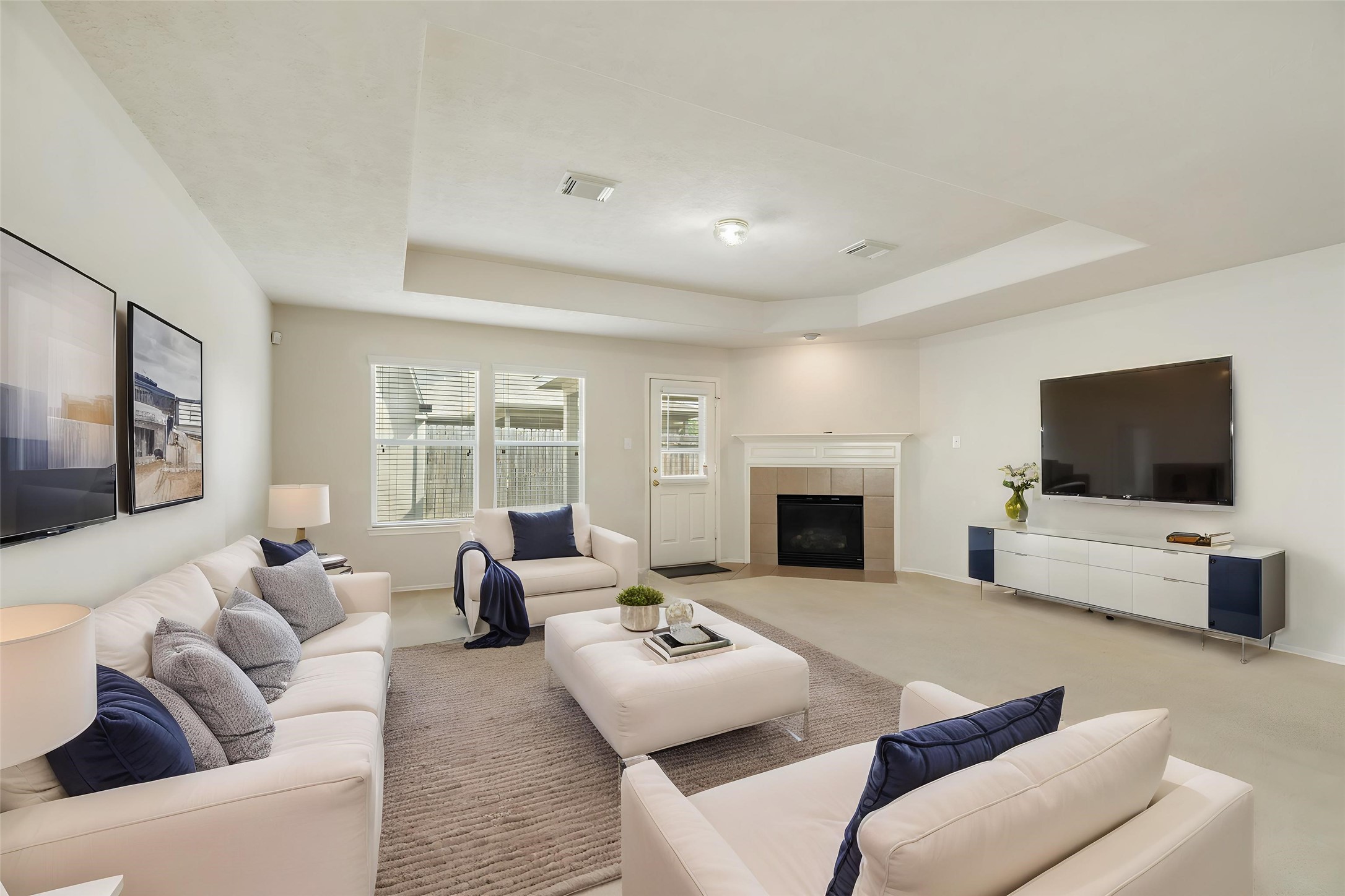 9339 Canady Park Lane Houston, TX 77075 - Photo 10 of 44 Large family/living room with ample natural lighting. (Virtually Staged)