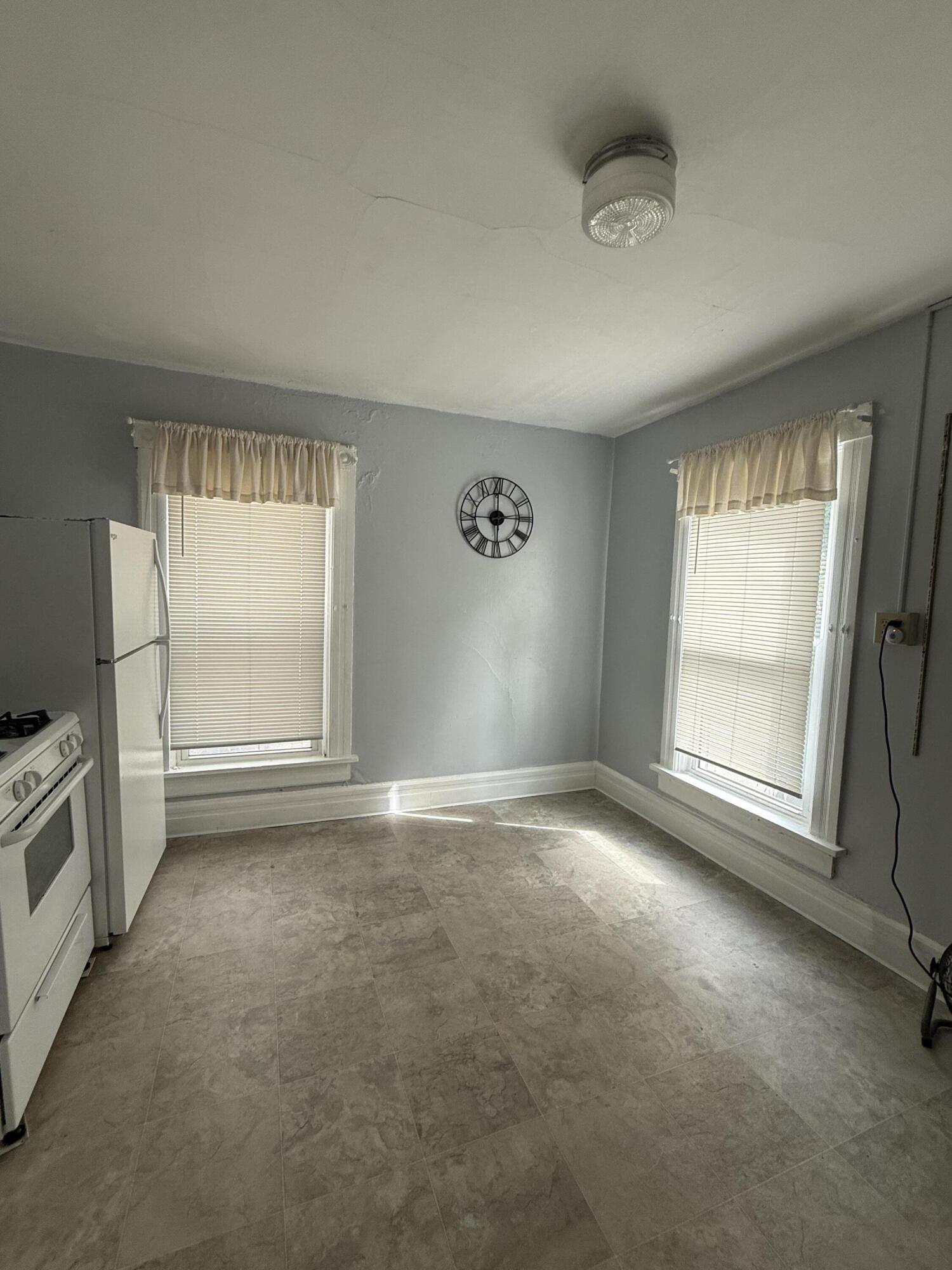 615 East Pleasant Street, Unit 615A Milwaukee, WI 53202 - Photo 14 of 22 Upper kitchen