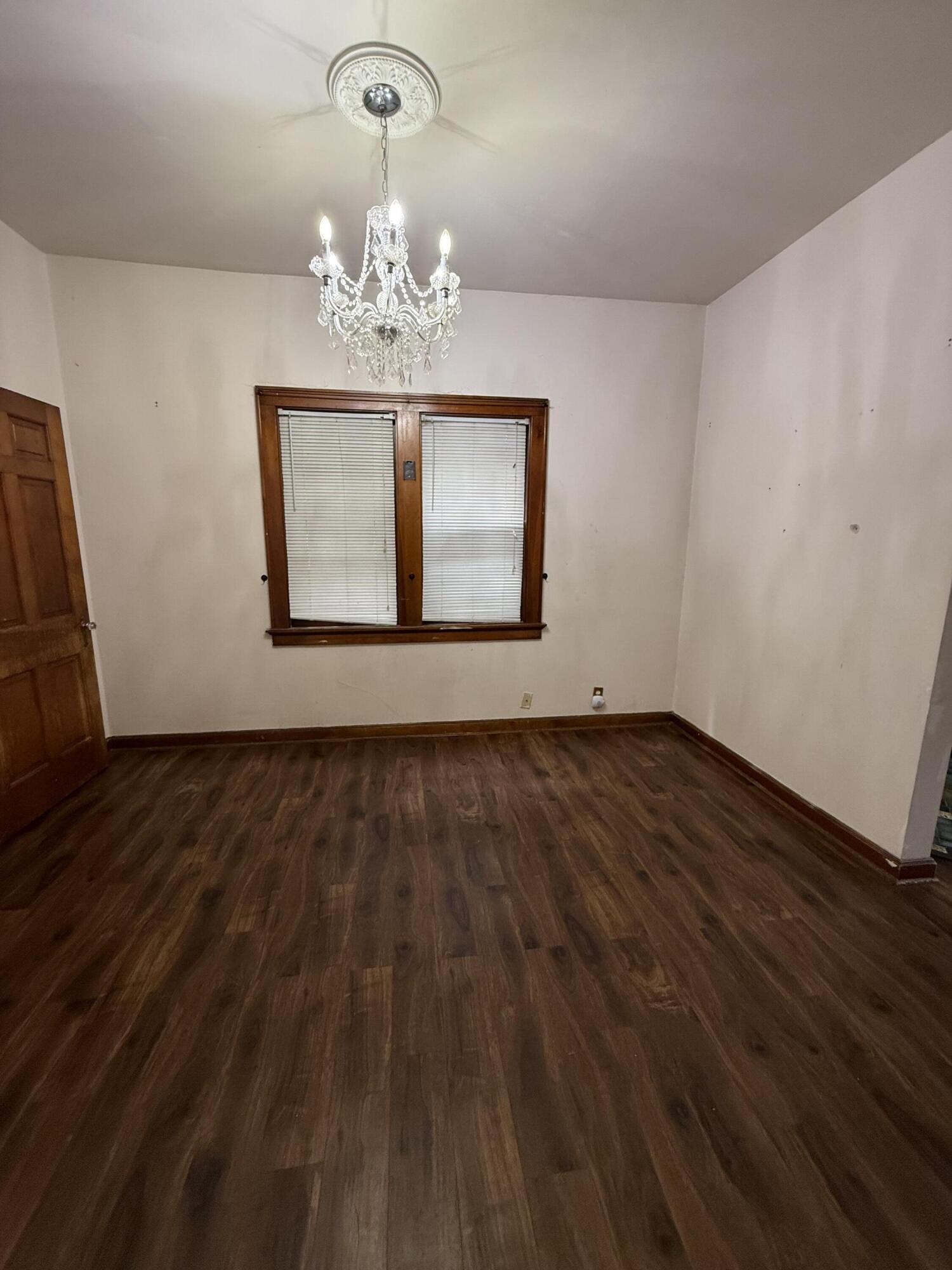 615 East Pleasant Street, Unit 615A Milwaukee, WI 53202 - Photo 6 of 22 Lower dining room