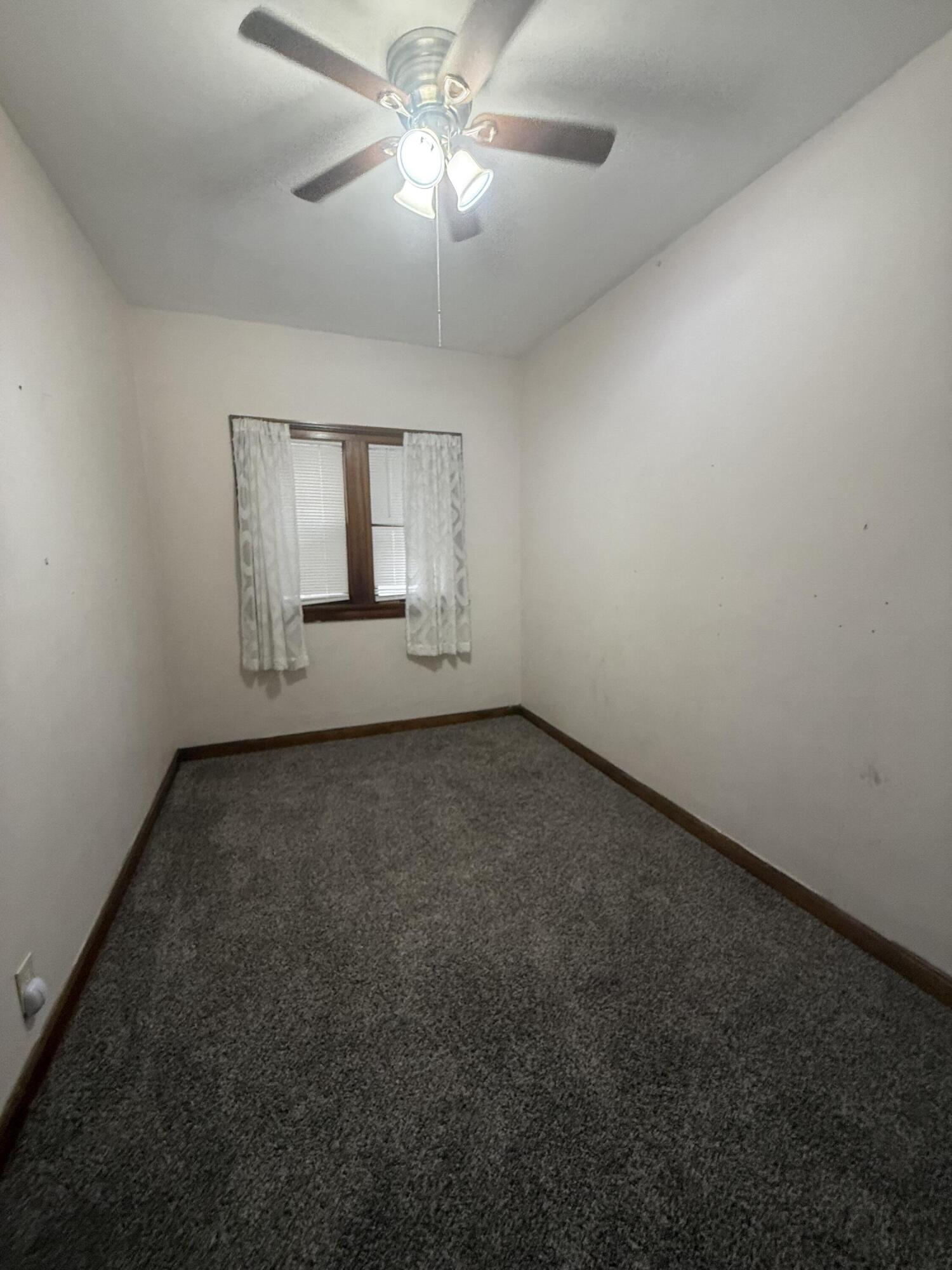 615 East Pleasant Street, Unit 615A Milwaukee, WI 53202 - Photo 10 of 22 Main bedroom 2